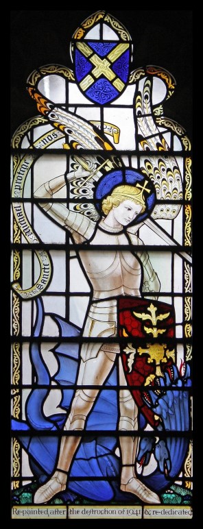 성 미카엘 대천사_by Ninian Comper_photo by Lawrence OP_in the Church of St Alban in Holborn of London_England UK.jpg